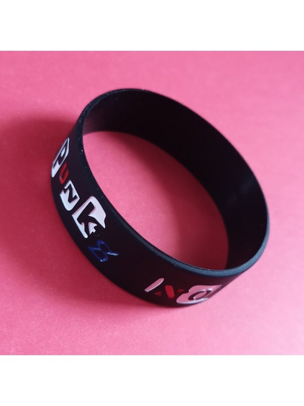 PUNKS NOT DEAD Rock Bands Bracelet NWOT